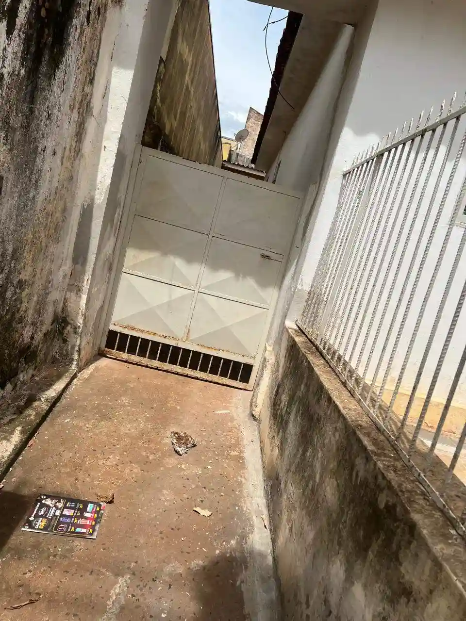 Casa com 3 quartos à venda, 253m² — foto 3 de 5