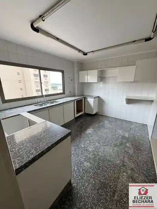 Apartamento com 3 quartos à venda, 230m² — foto 8 de 14