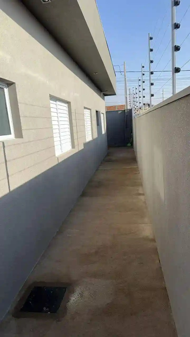 Casa com 3 quartos à venda, 200m² — foto 1 de 15