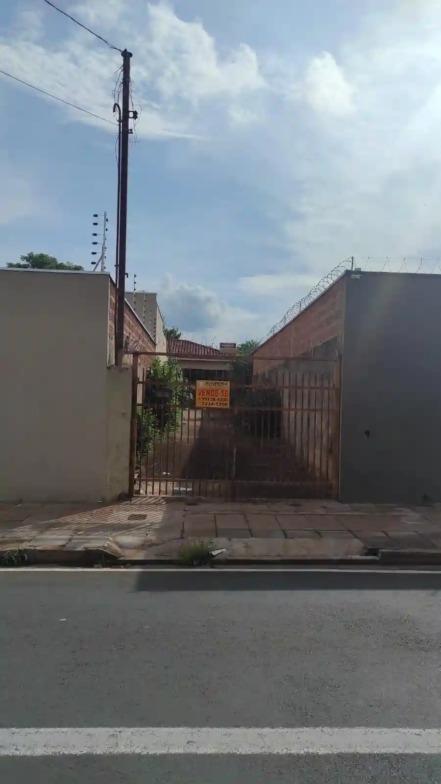 Casa com 3 quartos à venda, 176m² — foto 2 de 25