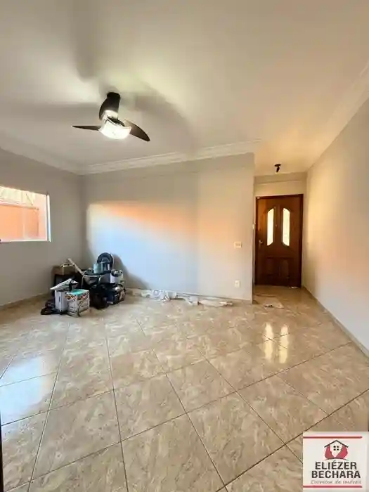 Casa com 3 quartos à venda, 222m² — foto 1 de 27