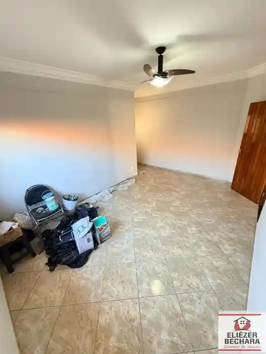 Casa com 3 quartos à venda, 222m² — foto 2 de 27