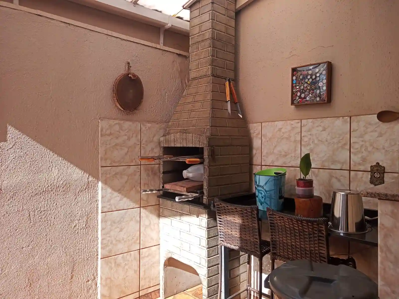 Casa com 3 quartos à venda, 250m² — foto 1 de 12