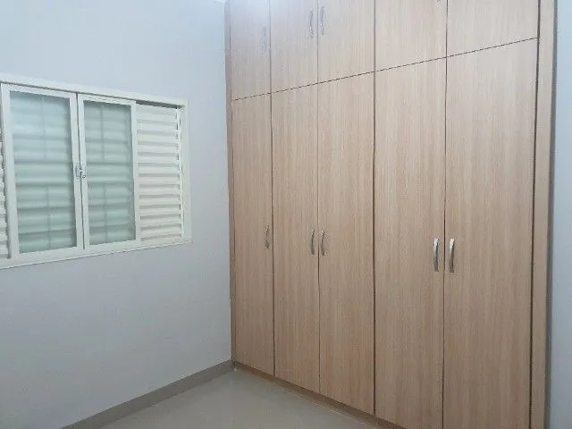 Casa à venda — foto 1 de 5