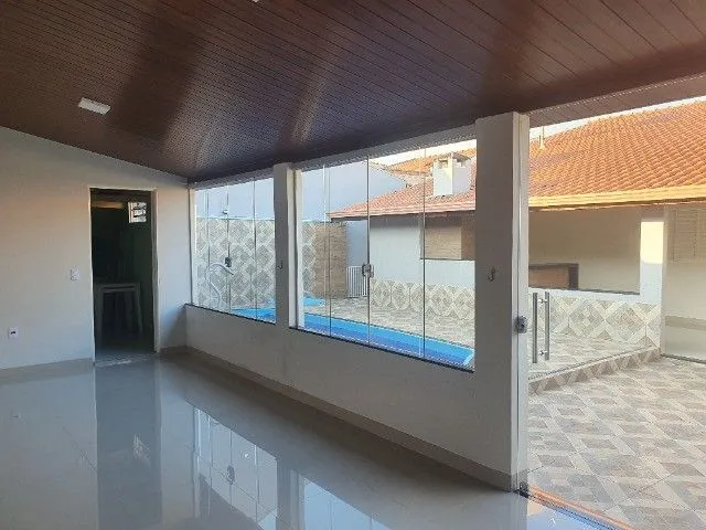 Casa à venda — foto 2 de 5