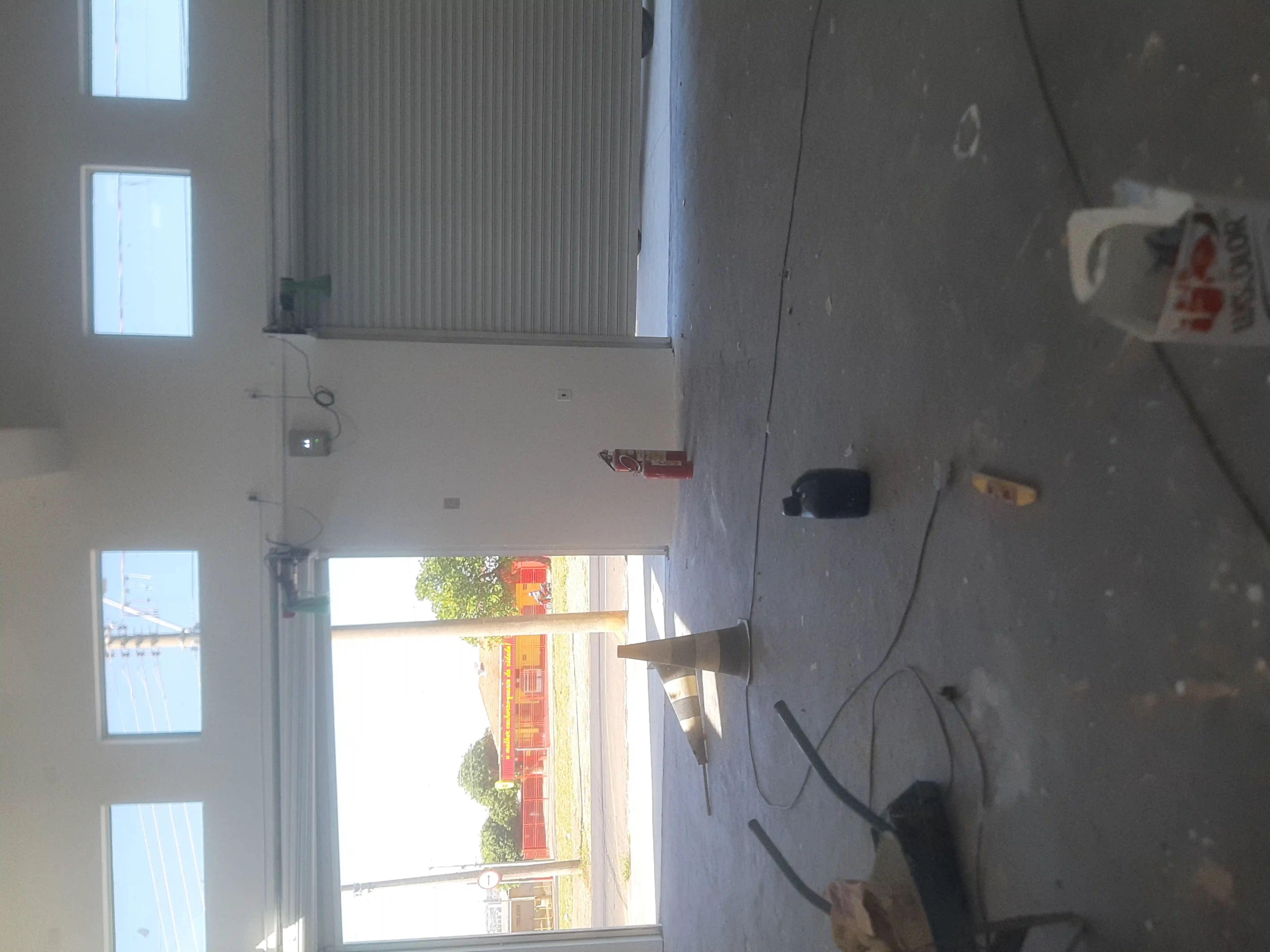 Prédio comercial para aluguel — foto 2 de 3