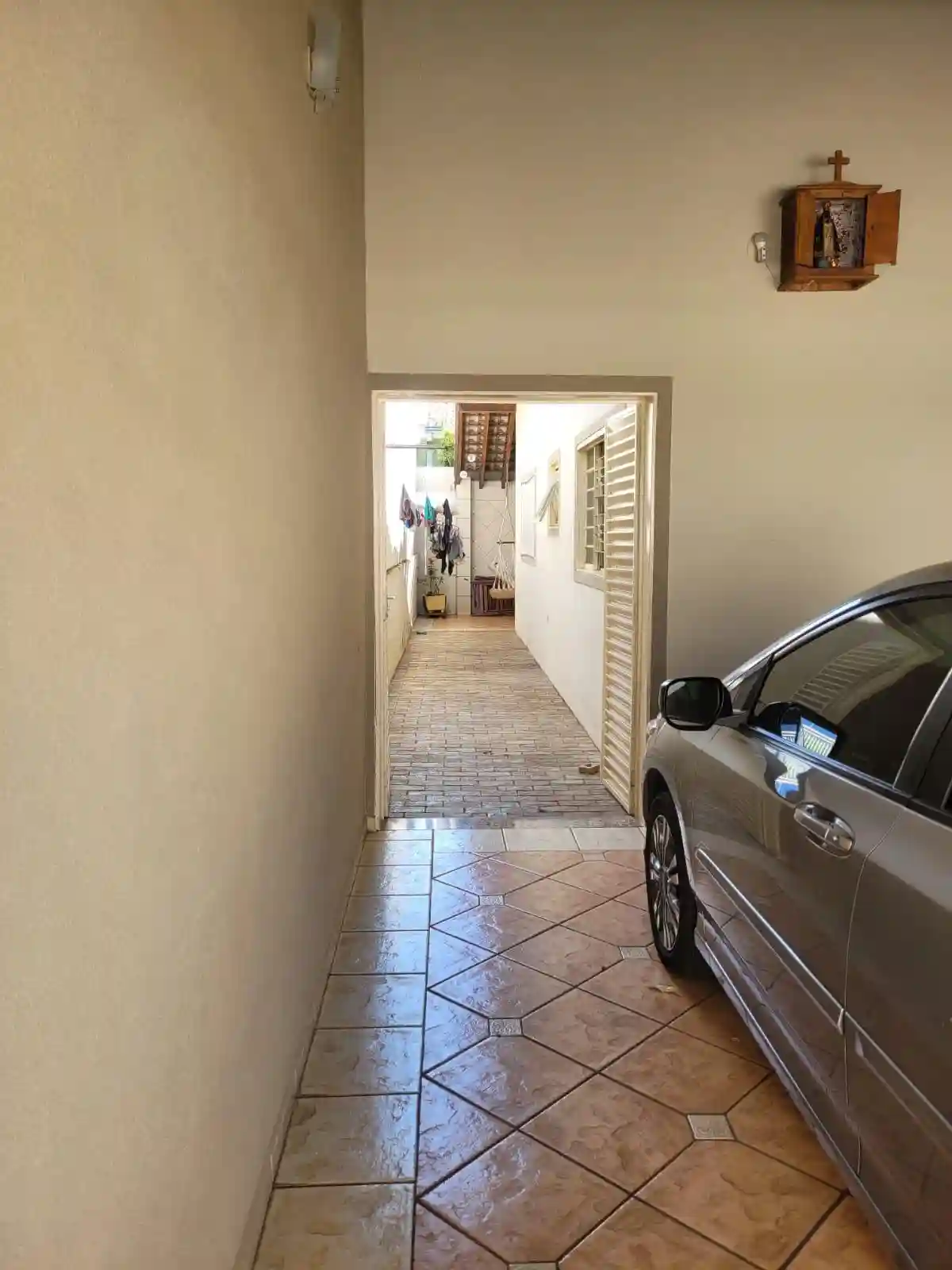 Casa com 3 quartos à venda, 108m² — foto 2 de 17