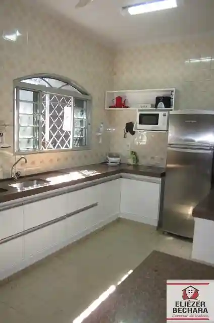 Casa com 3 quartos à venda, 240m² — foto 8 de 29
