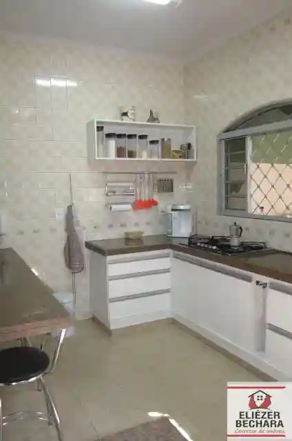 Casa com 3 quartos à venda, 240m² — foto 17 de 29