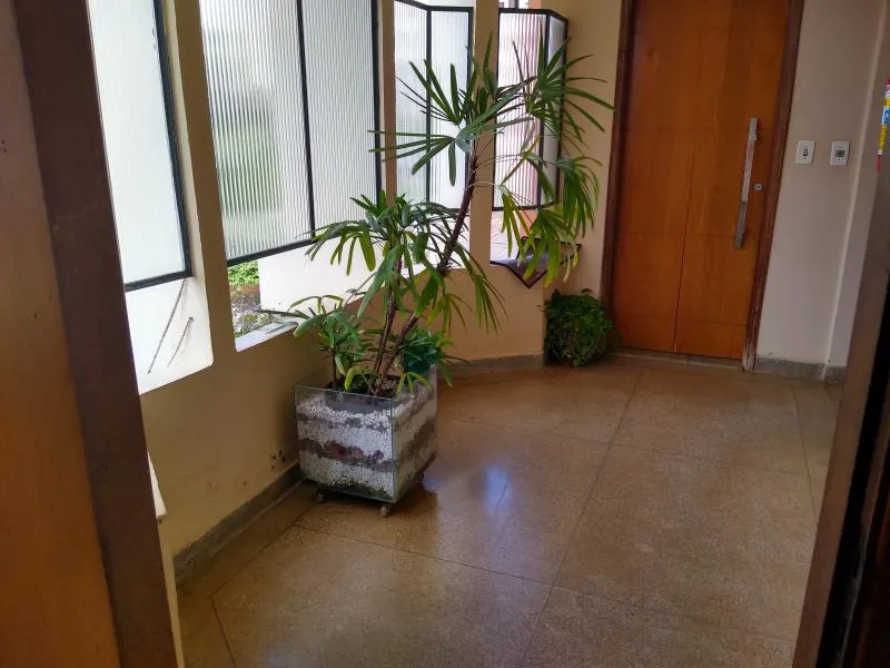 Apartamento com 3 quartos à venda, 110m² — foto 2 de 10