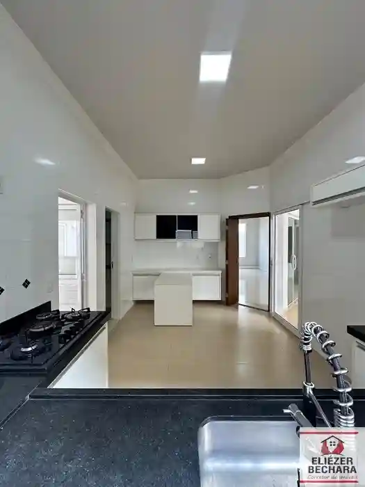 Casa de Condomínio com 3 quartos à venda, 300m² — foto 20 de 28