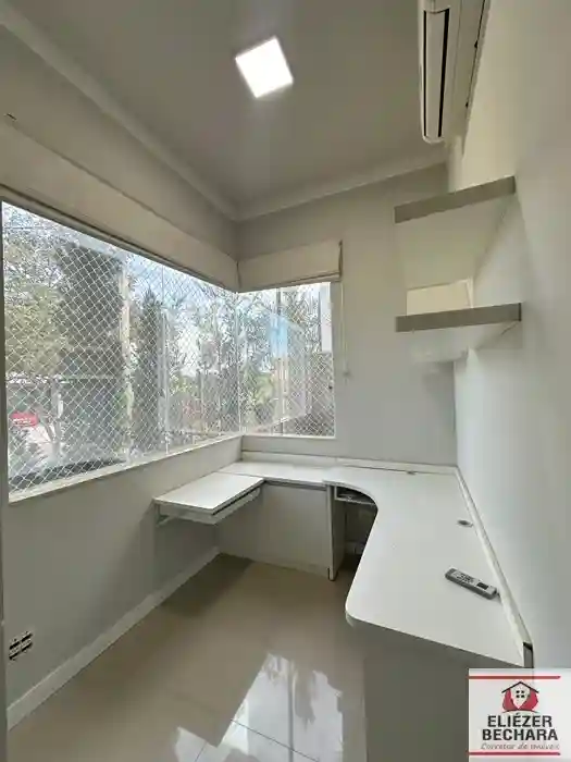 Casa de Condomínio com 3 quartos à venda, 300m² — foto 8 de 28