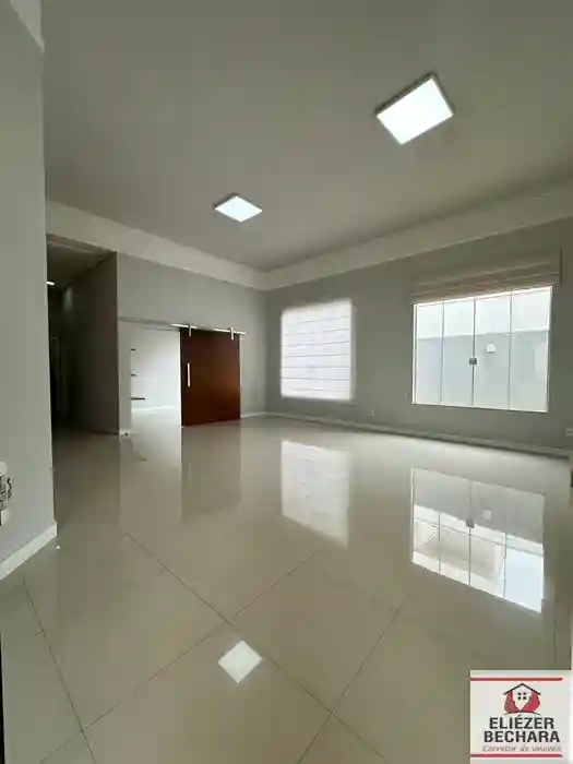 Casa de Condomínio com 3 quartos à venda, 300m² — foto 2 de 28