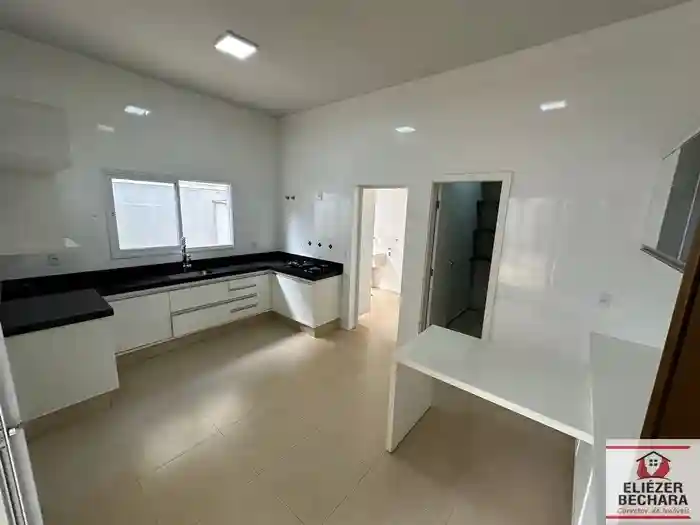 Casa de Condomínio com 3 quartos à venda, 300m² — foto 16 de 28