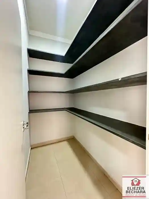 Casa de Condomínio com 3 quartos à venda, 300m² — foto 17 de 28