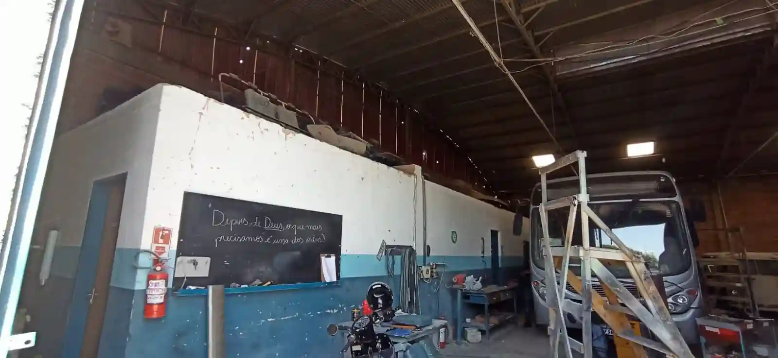 Galpão / Depósito / Armazém com 4 quartos à venda, 625m² — foto 6 de 16