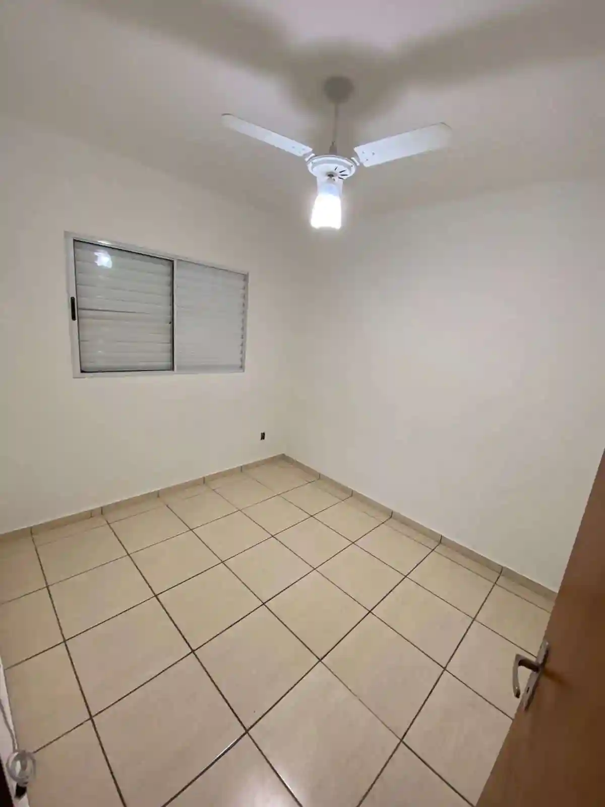 Casa com 2 quartos à venda, 200m² — foto 1 de 10