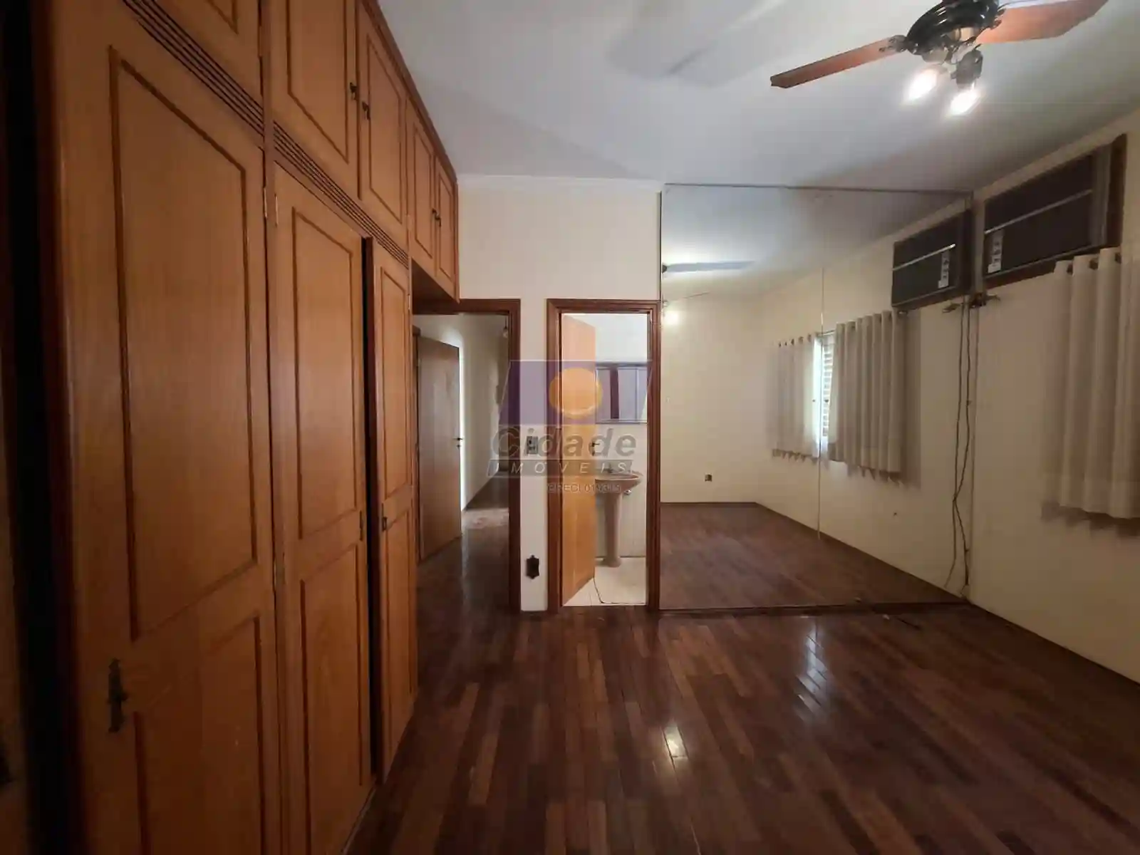 Casa com 4 quartos à venda, 423m² — foto 9 de 19