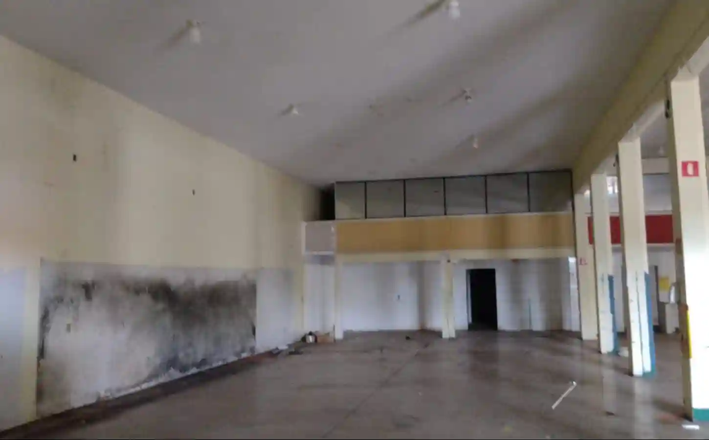 Loja / Salão / Ponto Comercial  para aluguel, 1300m² — foto 3 de 5