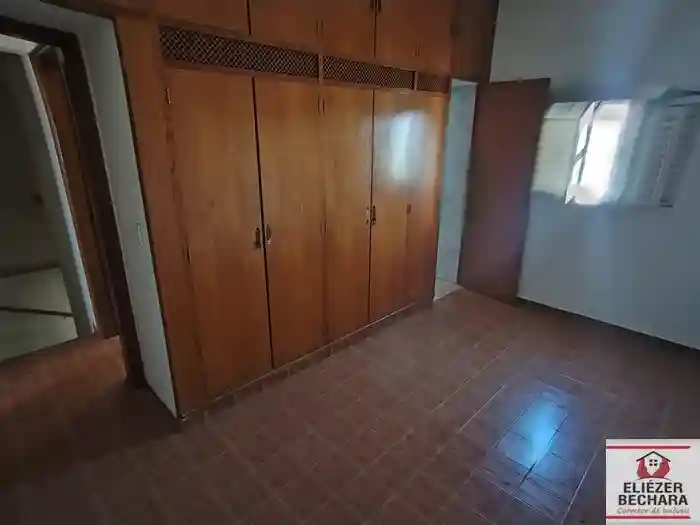 Casa com 5 quartos à venda, 367m² — foto 8 de 49