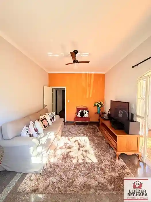 Casa com 4 quartos à venda, 230m² — foto 1 de 23