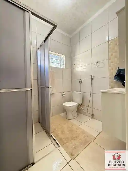 Casa com 4 quartos à venda, 230m² — foto 2 de 23