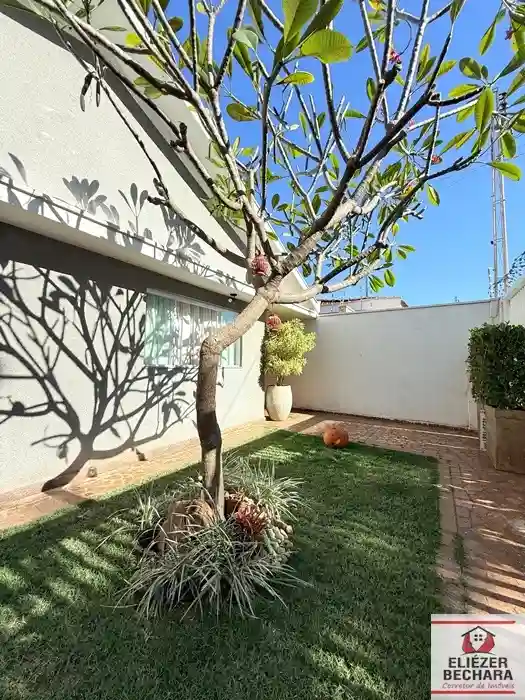 Casa com 4 quartos à venda, 230m² — foto 3 de 23