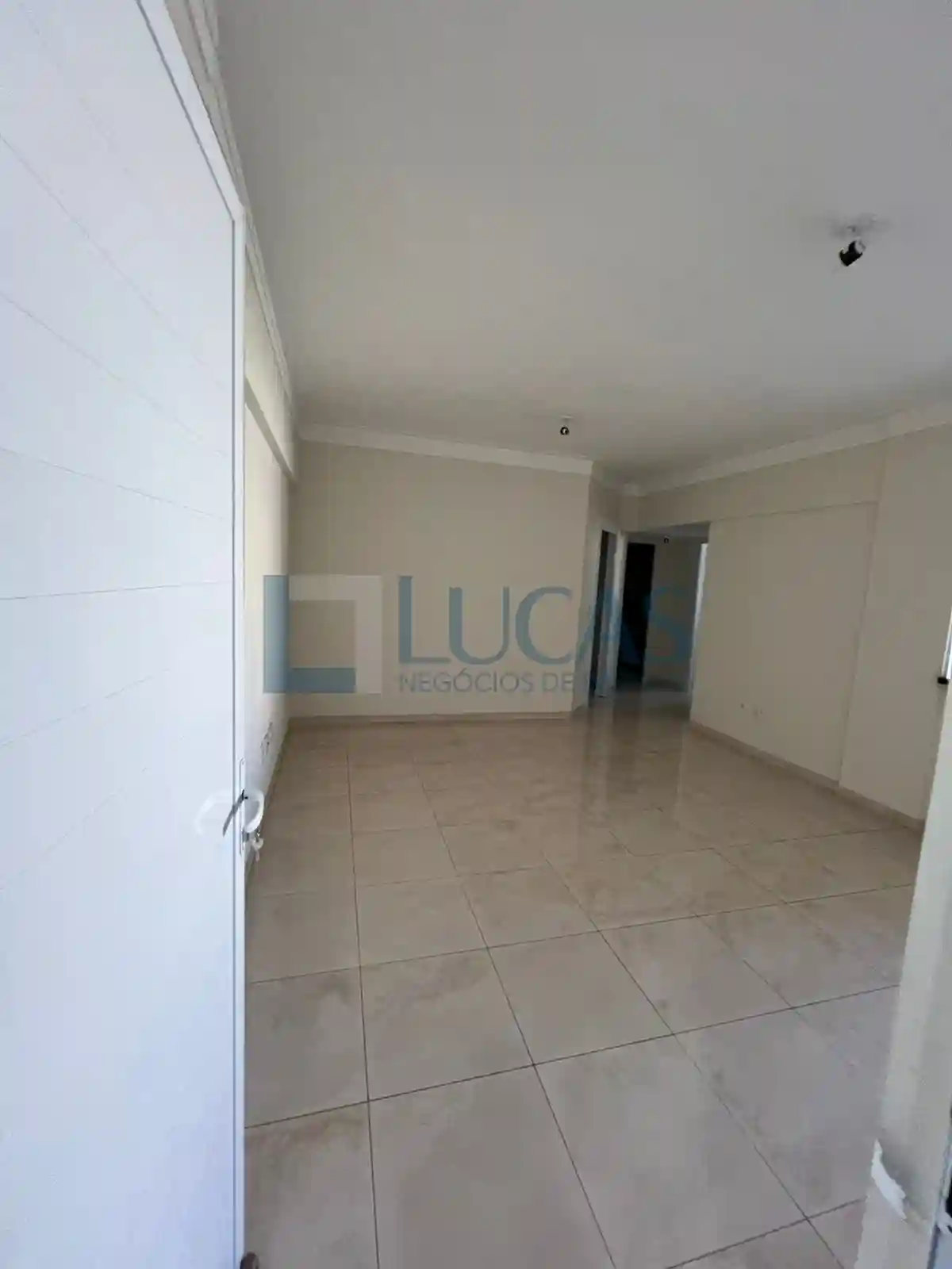 Apartamento com 3 quartos à venda, 80m² — foto 5 de 9