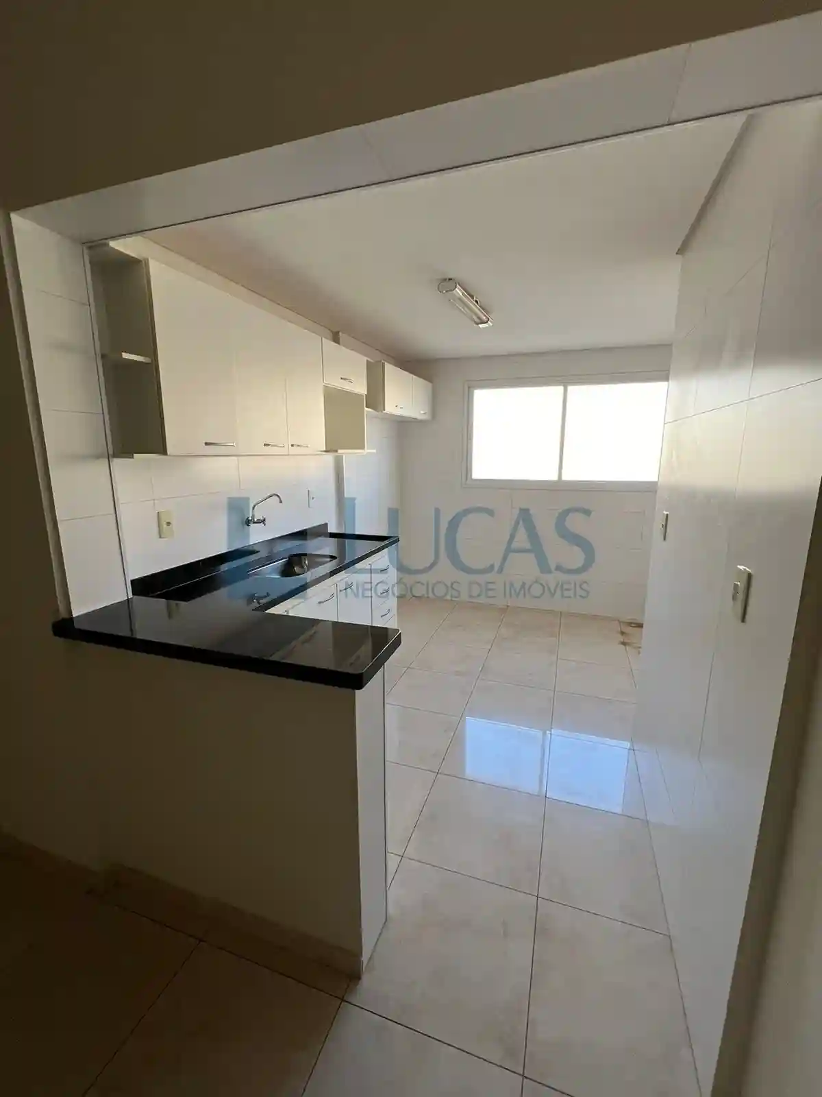Apartamento com 3 quartos à venda, 80m² — foto 7 de 9