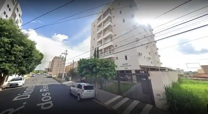 Apartamento com 3 quartos à venda, 80m² — foto 1 de 9
