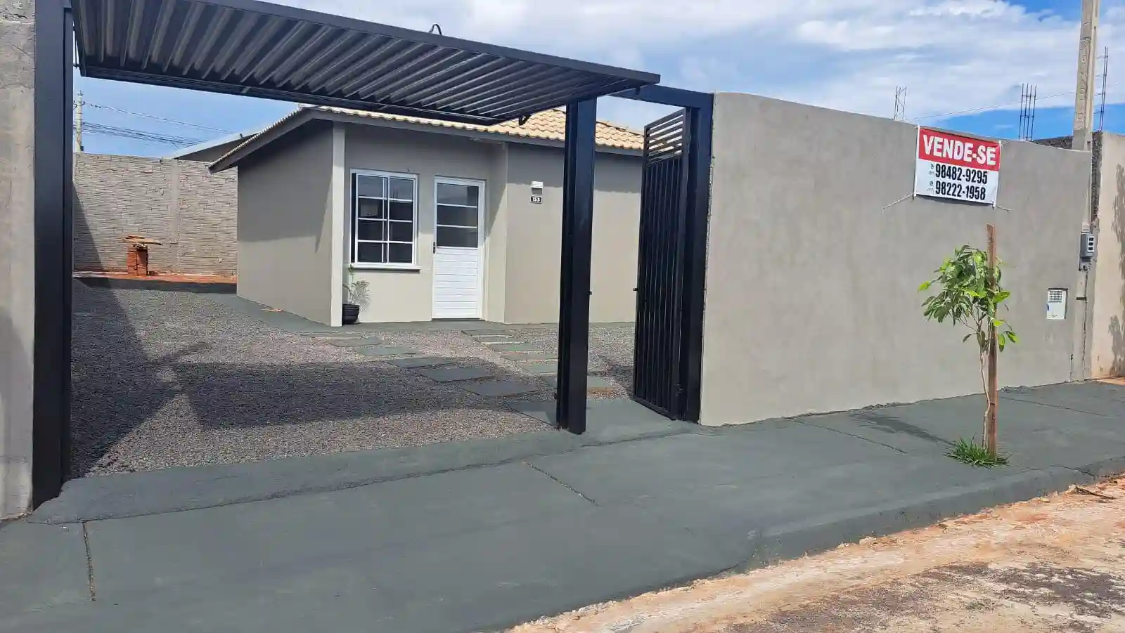Casa com 2 quartos à venda, 200m² — foto 1 de 22