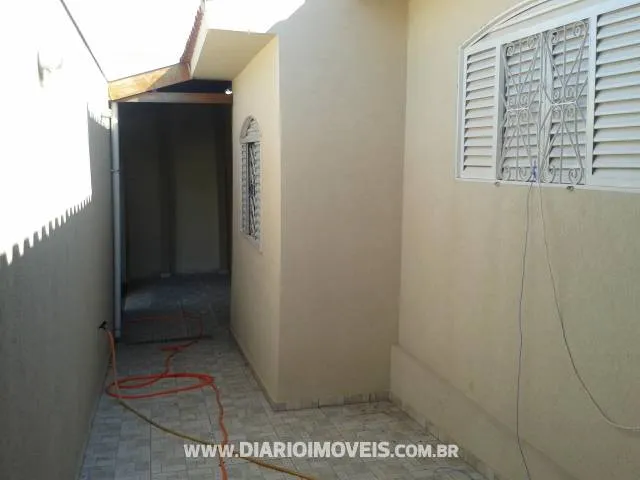 Casa à venda — foto 2 de 2