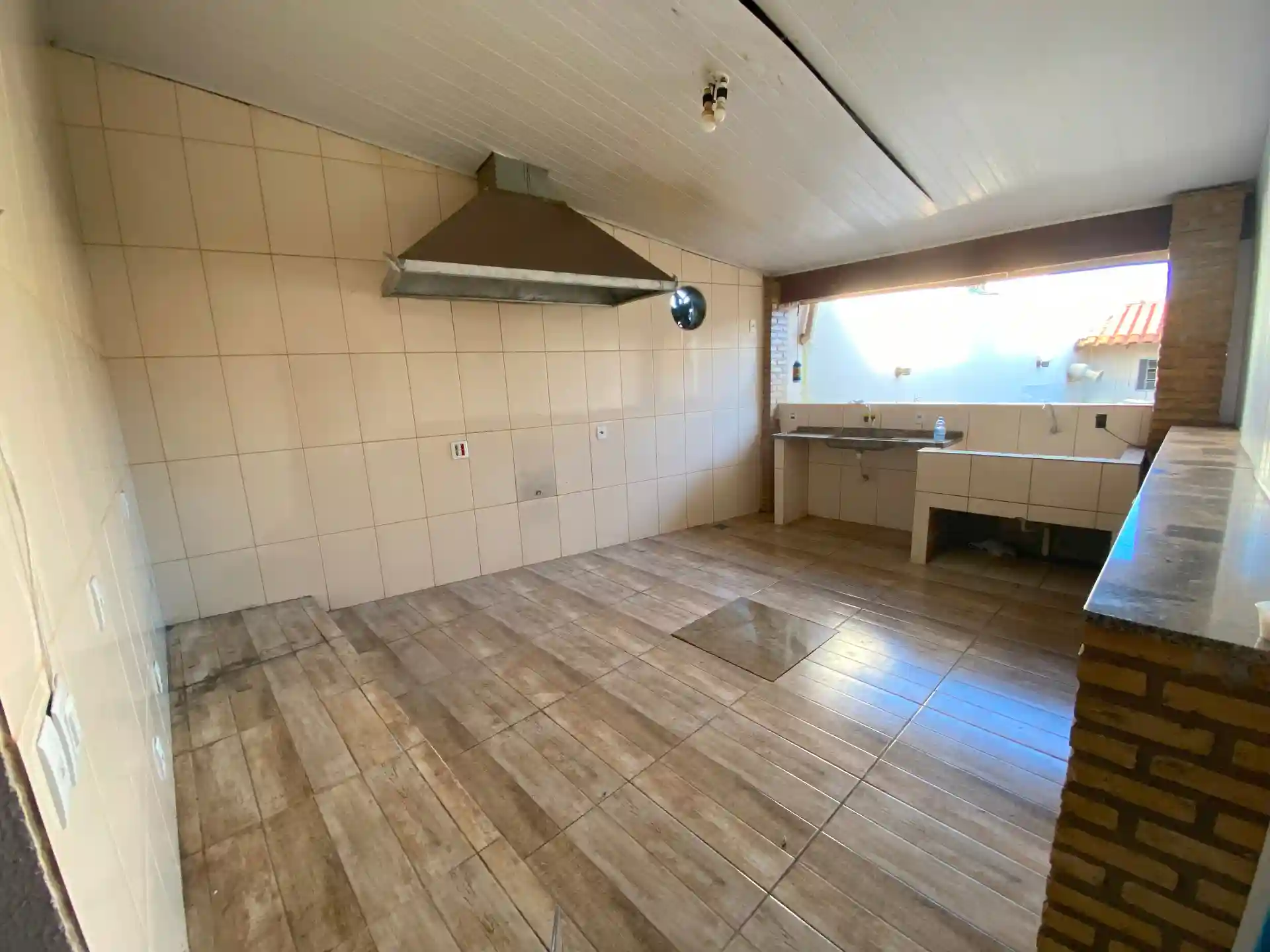 Loja / Salão / Ponto Comercial com 1 quarto para aluguel, 1m² — foto 5 de 6