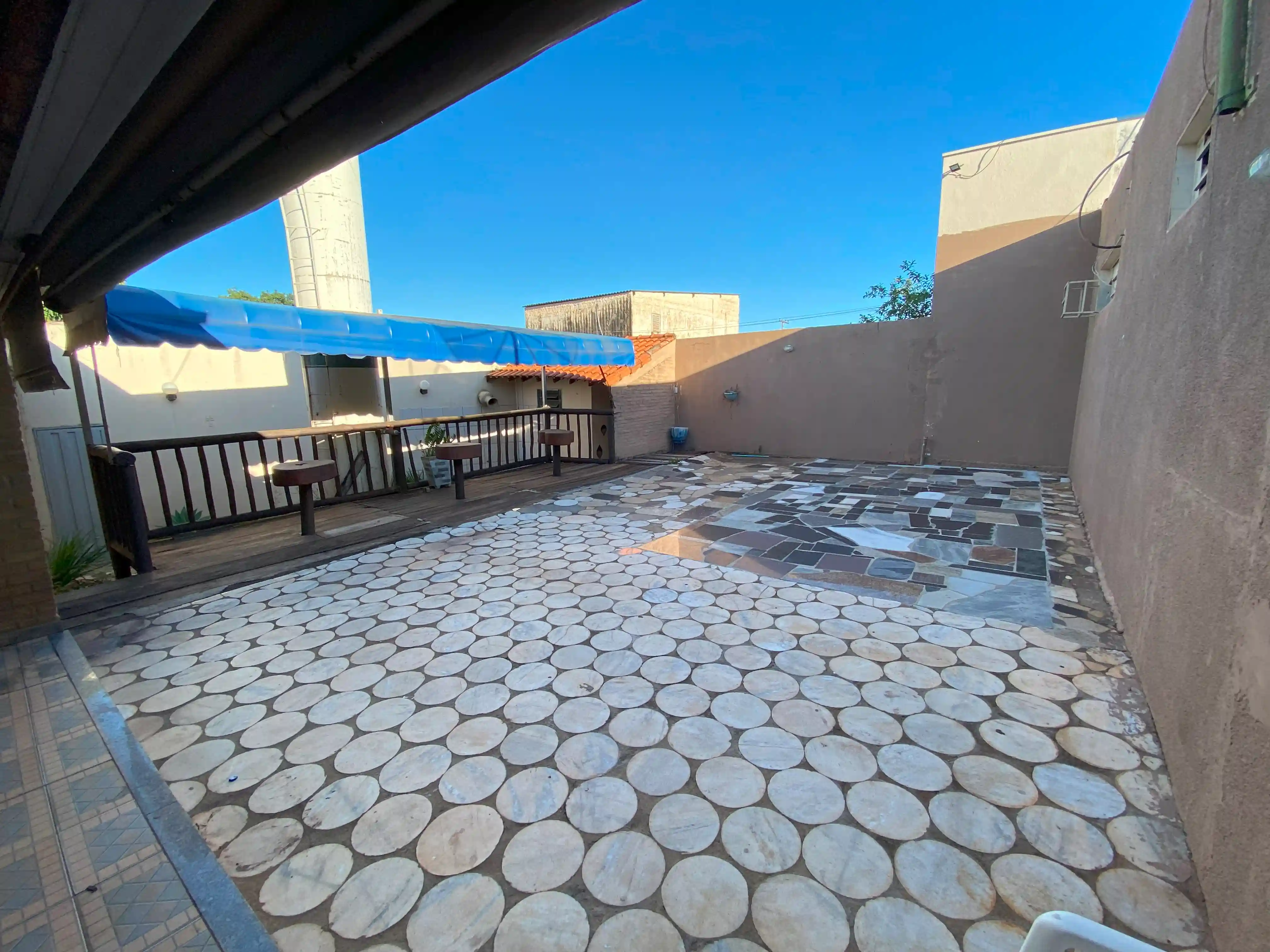 Loja / Salão / Ponto Comercial com 1 quarto para aluguel, 1m² — foto 2 de 6