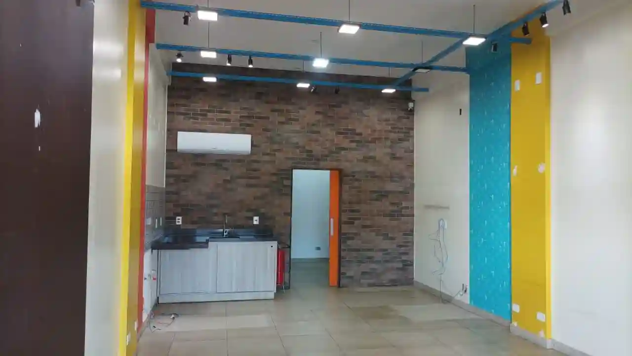 Loja / Salão / Ponto Comercial  para aluguel, 50m² — foto 2 de 3