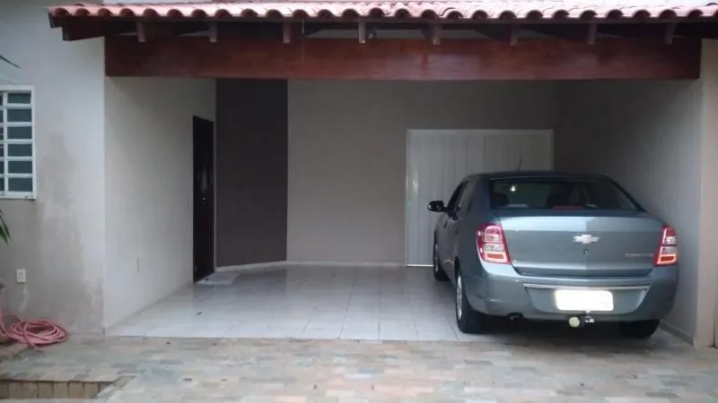 Casa à venda — foto 1 de 3