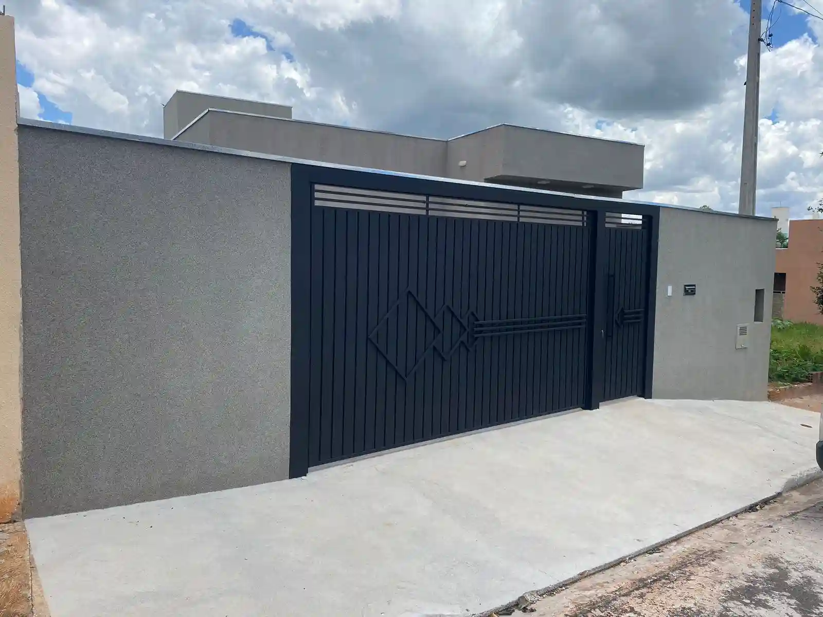Casa com 2 quartos à venda, 200m² — foto 1 de 18