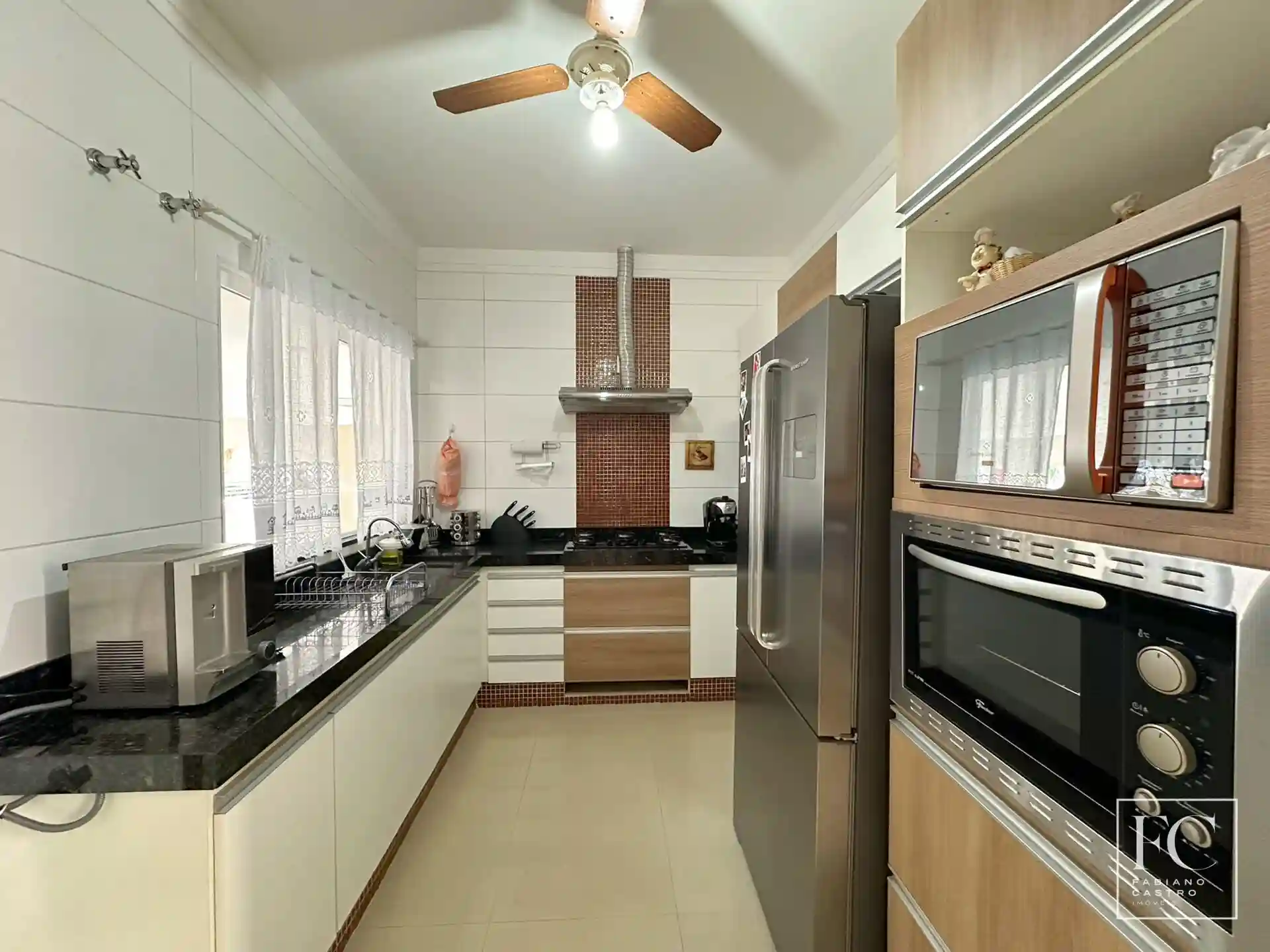 Casa de Condomínio com 3 quartos à venda, 210m² — foto 13 de 46