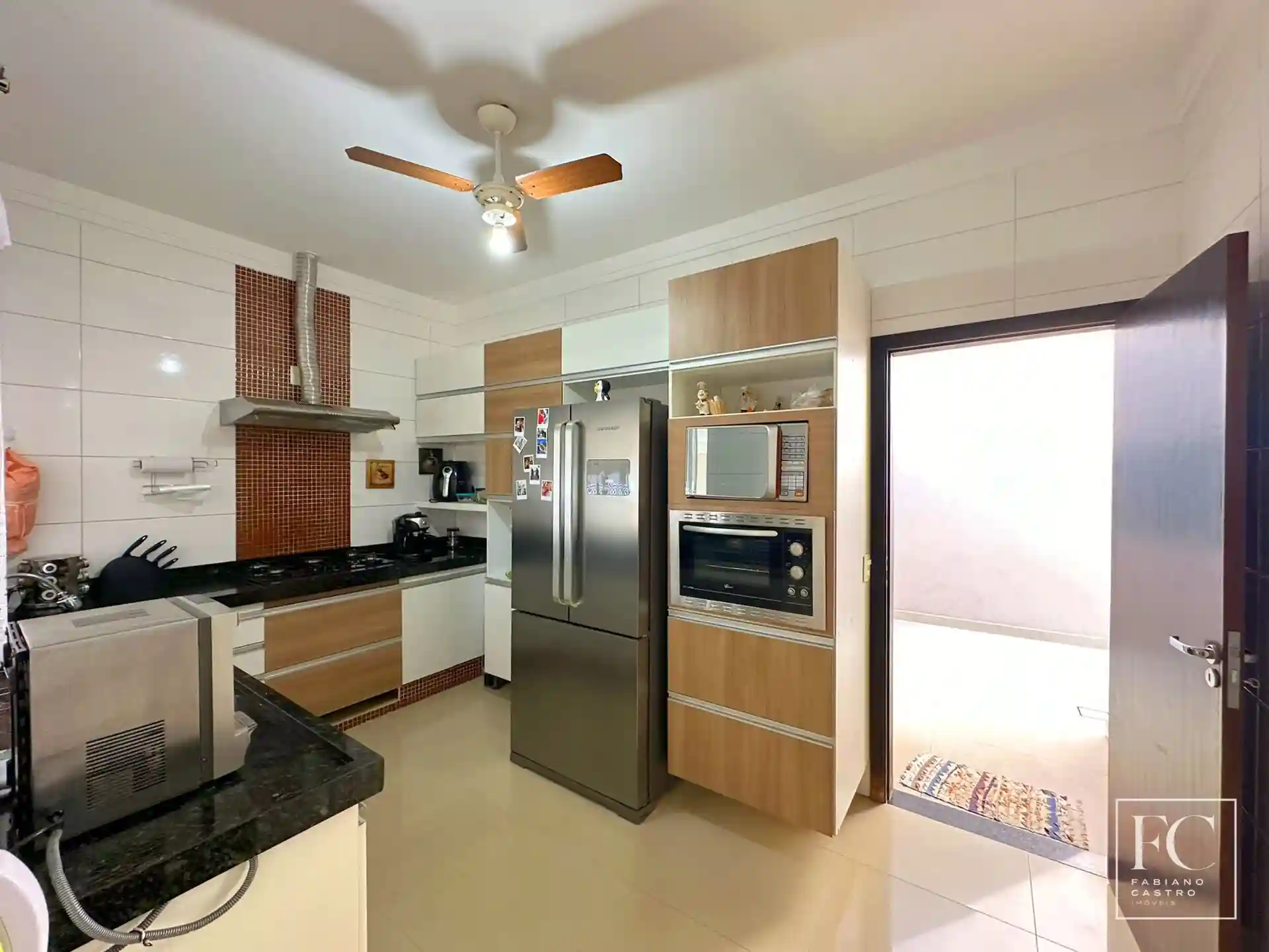 Casa de Condomínio com 3 quartos à venda, 210m² — foto 12 de 46