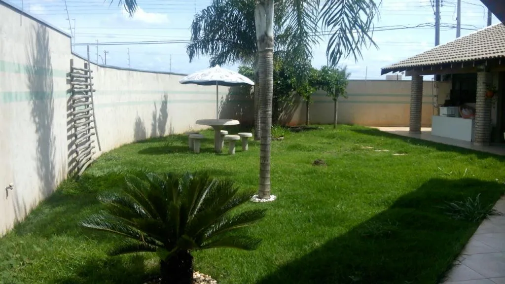 Casa à venda — foto 2 de 2