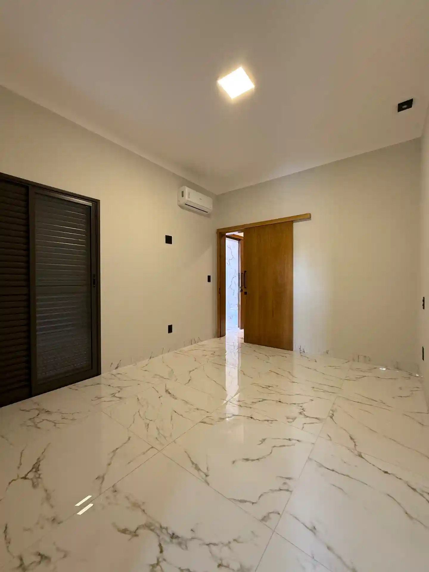 Casa de Condomínio com 3 quartos à venda, 300m² — foto 22 de 23