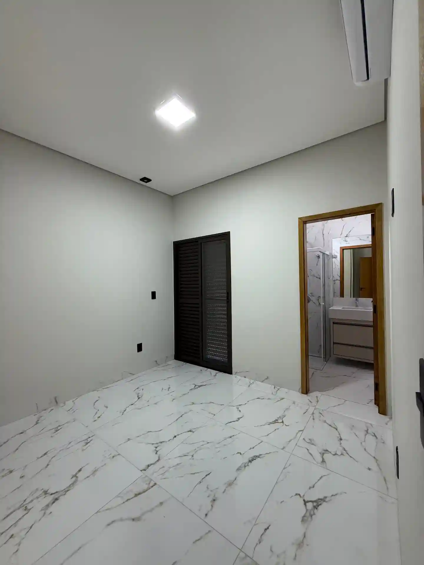 Casa de Condomínio com 3 quartos à venda, 300m² — foto 12 de 23