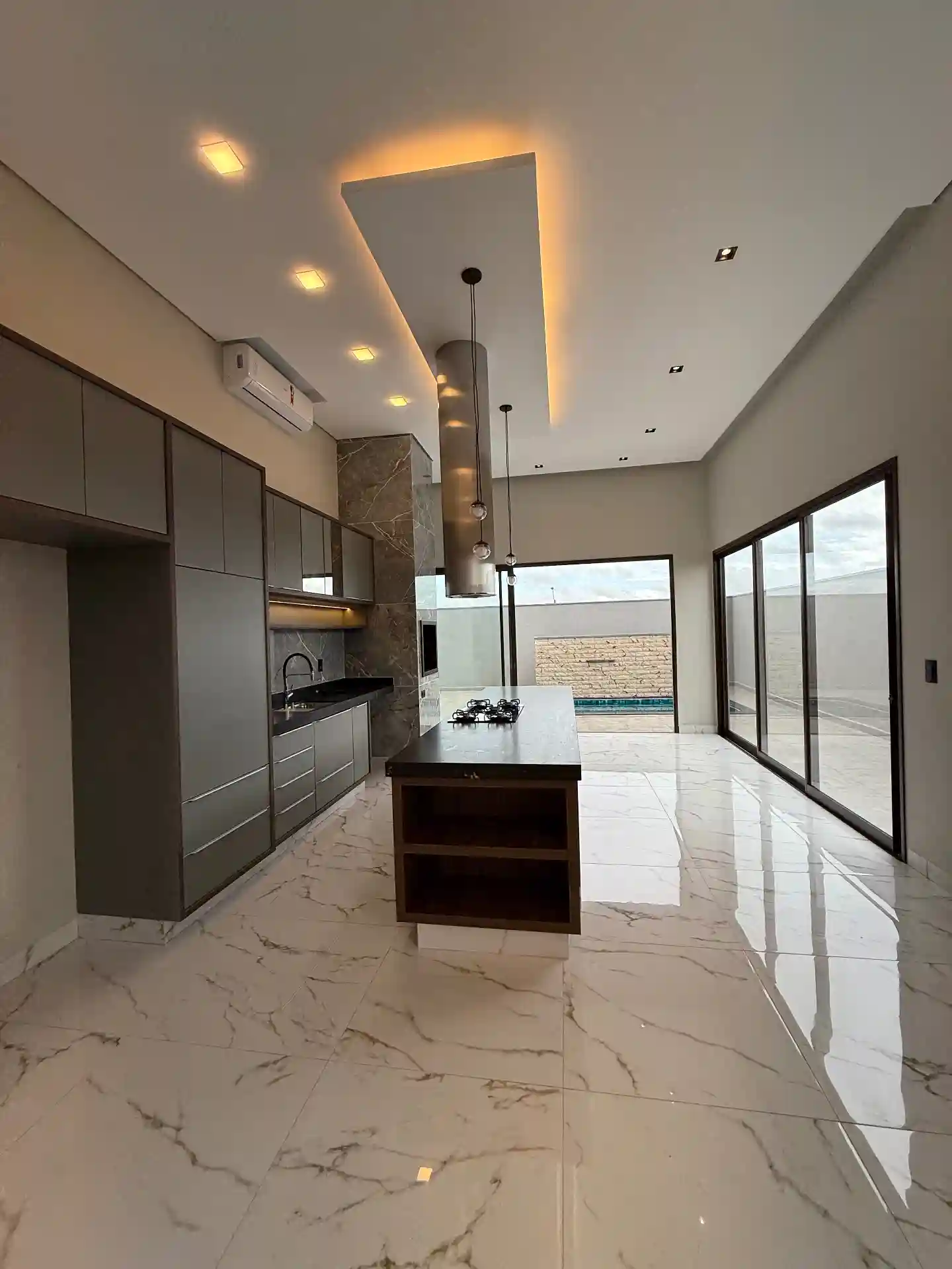 Casa de Condomínio com 3 quartos à venda, 300m² — foto 6 de 23