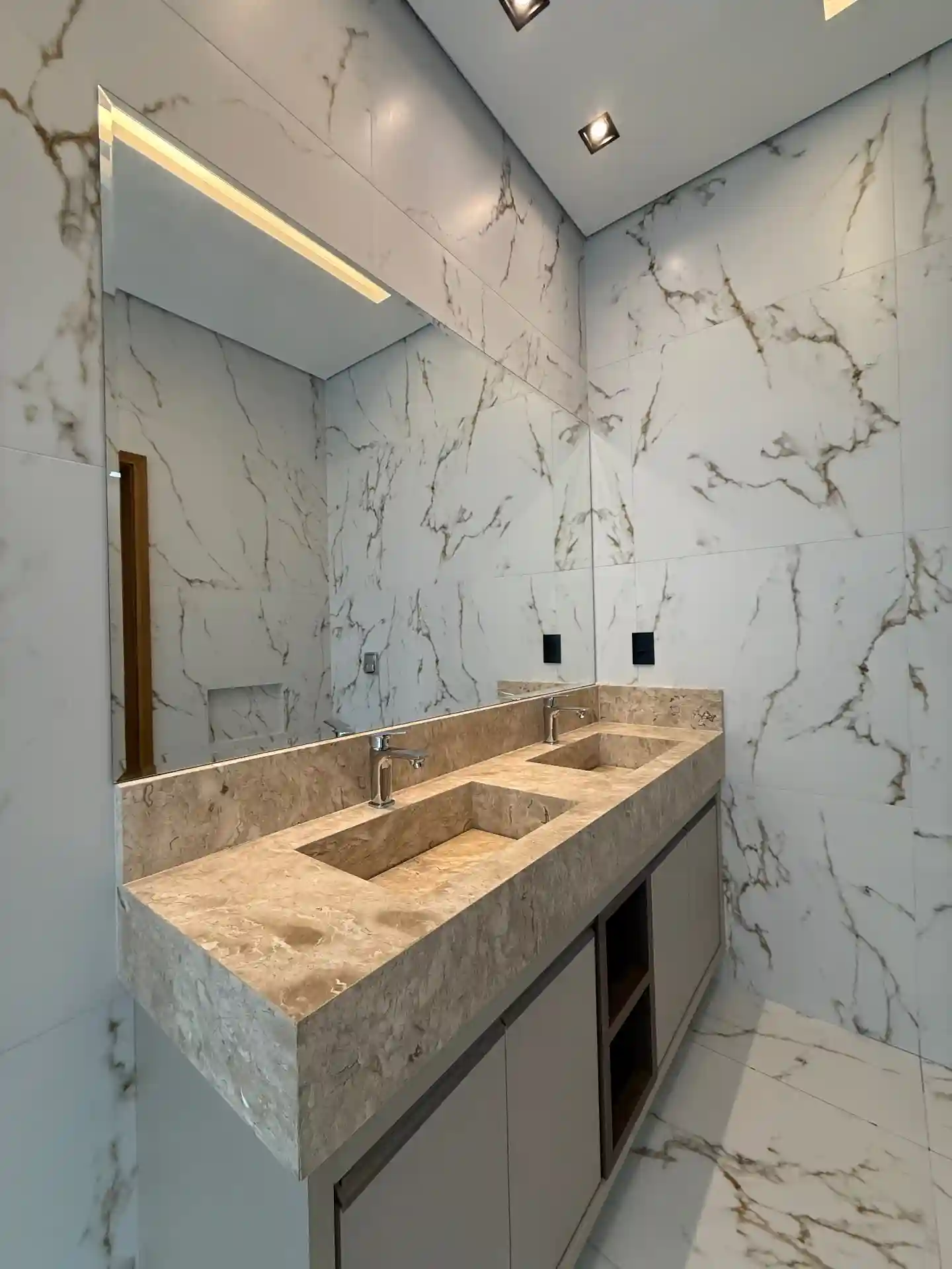 Casa de Condomínio com 3 quartos à venda, 300m² — foto 18 de 23