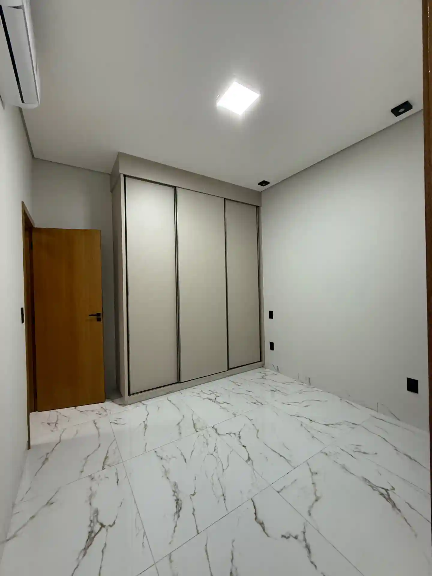 Casa de Condomínio com 3 quartos à venda, 300m² — foto 13 de 23
