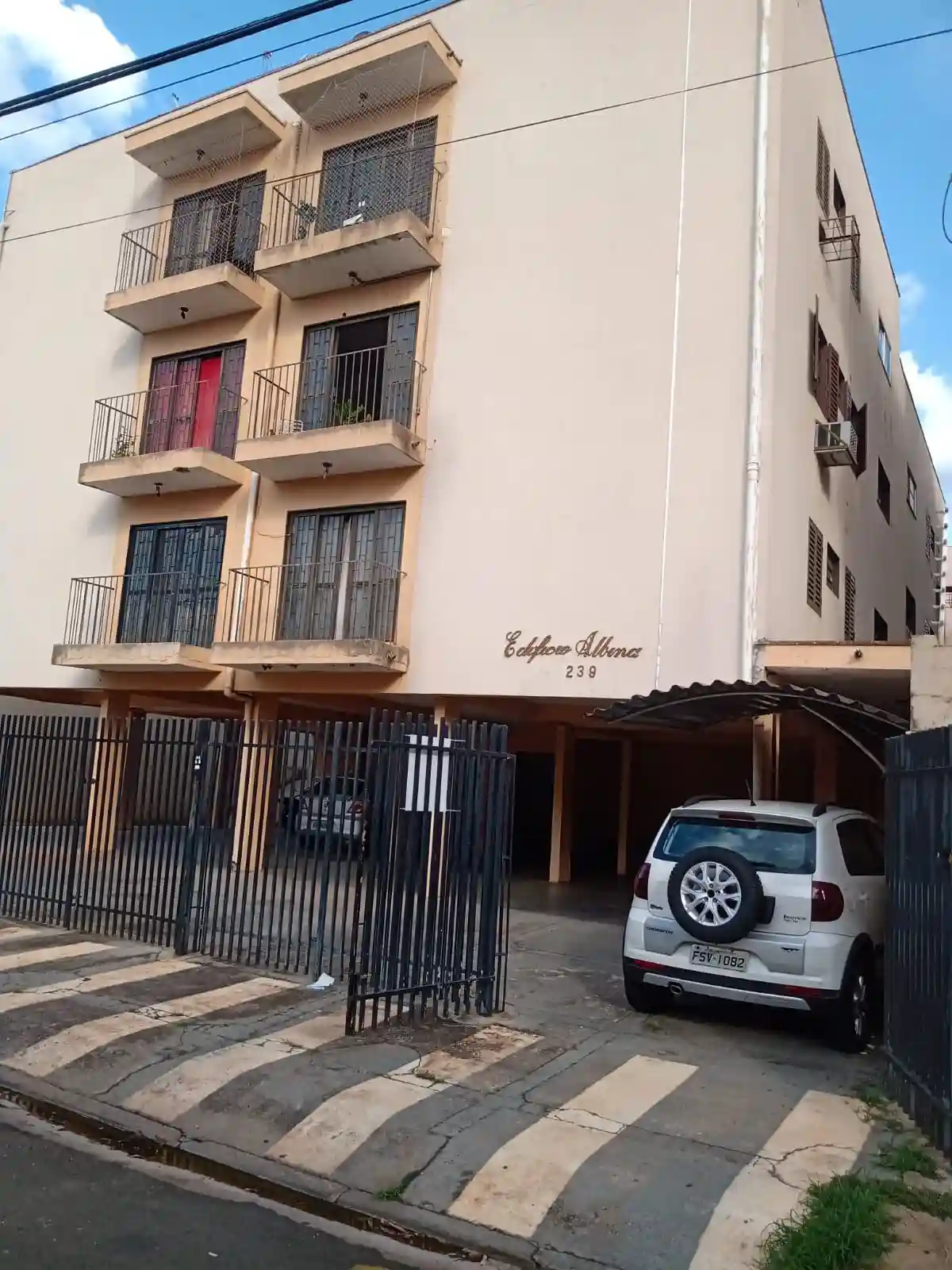 Apartamento com 2 quartos à venda, 75m² — foto 1 de 14