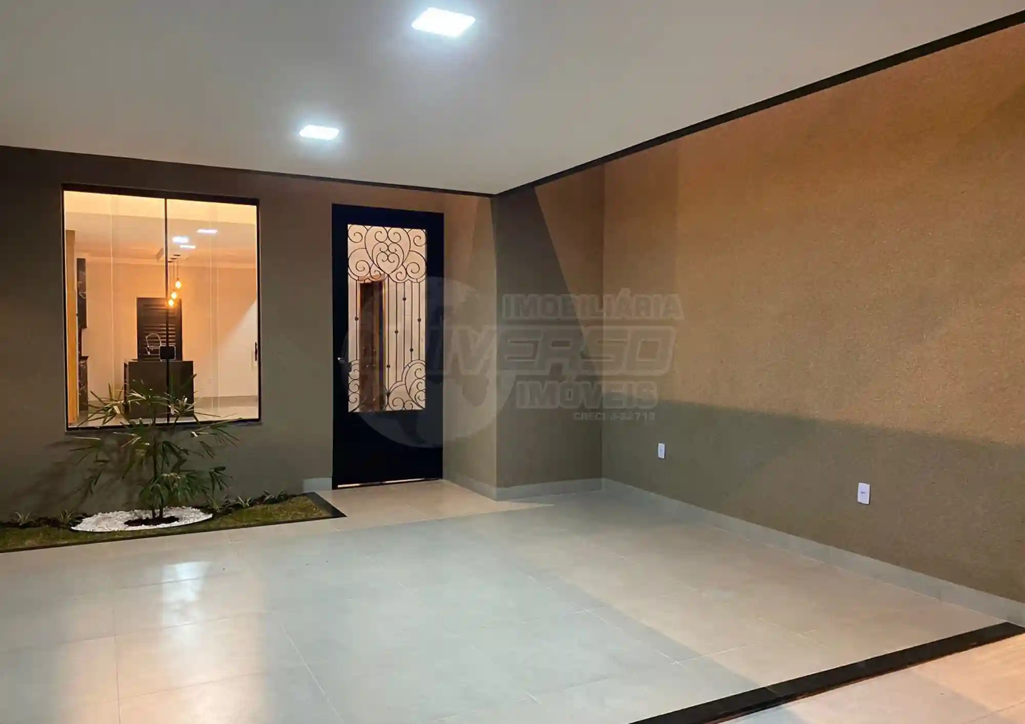Casa com 3 quartos à venda, 128m² — foto 2 de 18