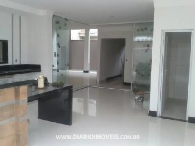 Casa de Condomínio à venda — foto 2 de 4
