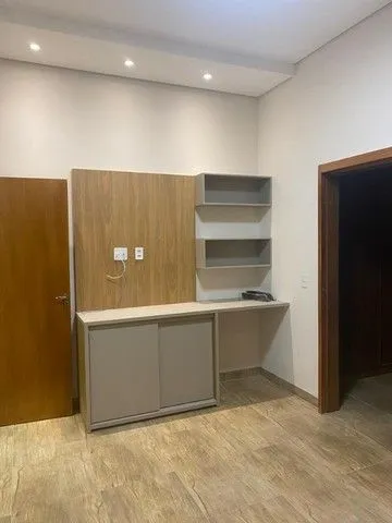 Casa de Condomínio com 3 quartos à venda, 253m² — foto 2 de 28