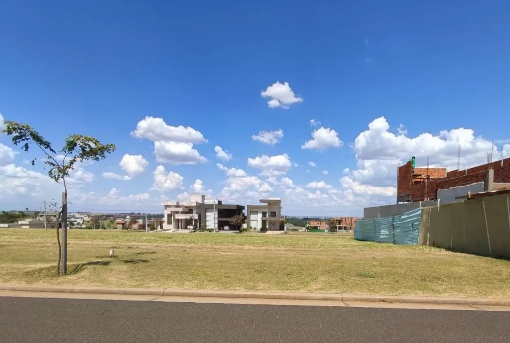 Terreno / Lote / Condomínio à venda — foto 4 de 5